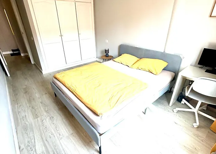 Sunny Apartment *